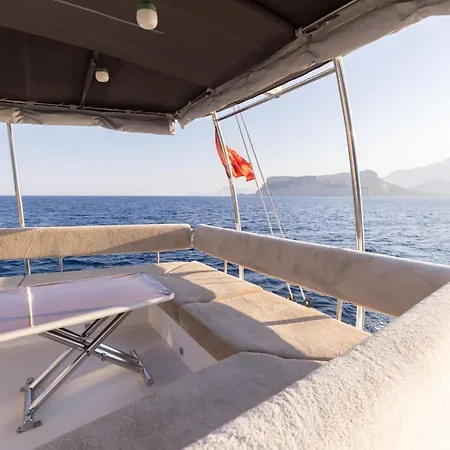 Πλωτό κατάλυμα Ea Antalya Yatch *
