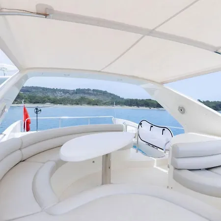 Ea Antalya Yatch Úszó hotel